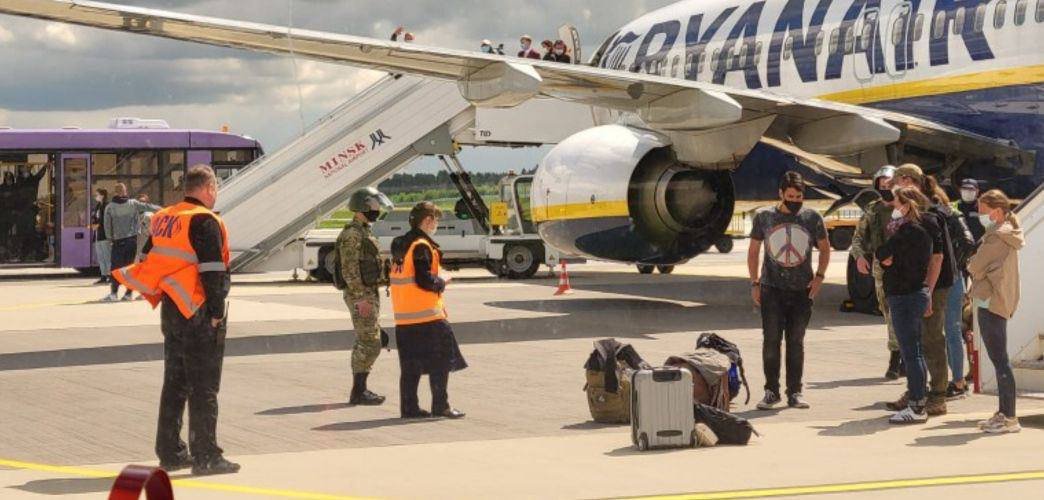 Письмо о "бомбе" на самолете Ryanair пришло на 27 минут позже, чем пилотам заявили о нем из Минска, – СМИ