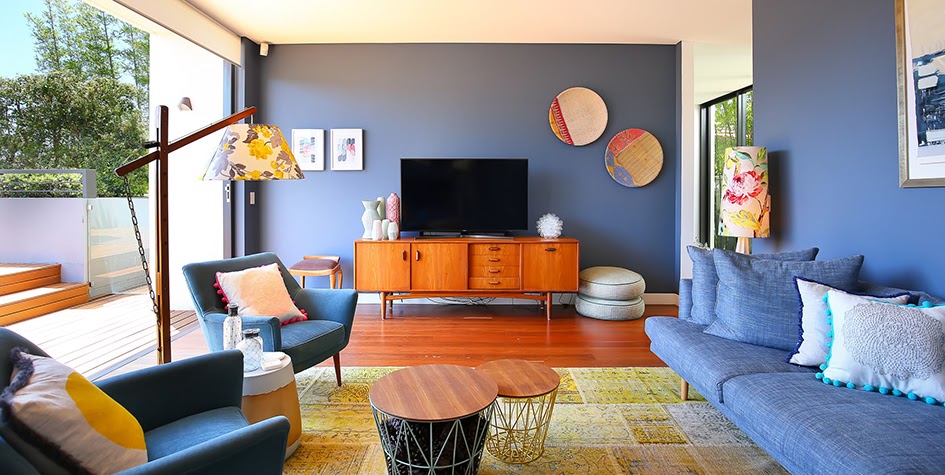 Правильное сочетание оттенков цвета мебели и стен в интерьере квартиры
