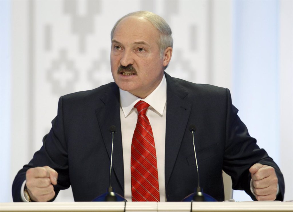 Лукашенко пугает НАТО армией РФ: "Если что – Россия перебросит нам войска"