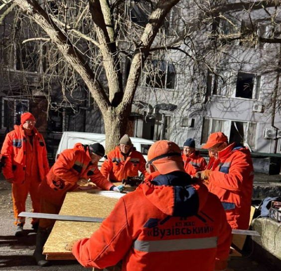 Після російської атаки в Одесі горів об'єкт інфраструктури, житловий будинок та ринок