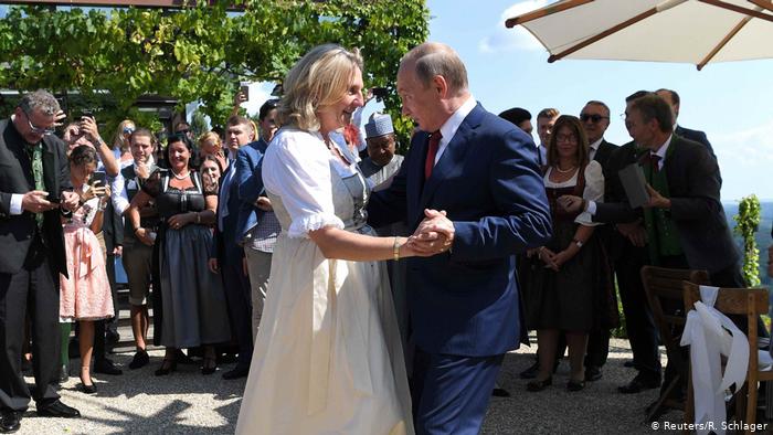 Бывшая глава МИД Австрии вошла в совет директоров “Роснефти”. Она приглашала Путина на свадьбу
