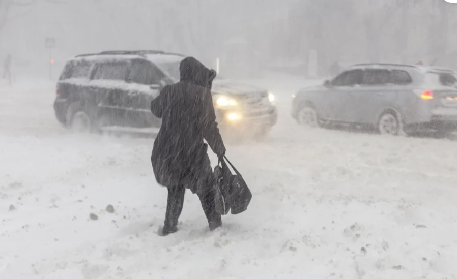Укргідрометцентр попереджає про снігопади, сильний вітер та морози