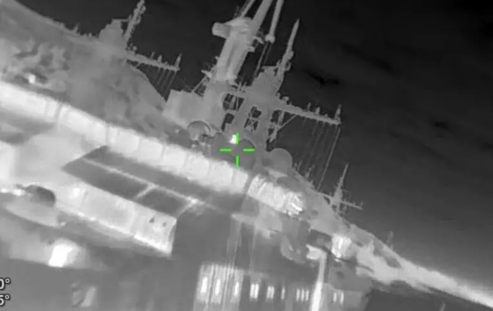 У Криму ЗСУ вразили два кораблі проєкту "Охотник" та літаки Бе-12 У Криму ЗСУ вразили два кораблі проєкту "Охотник" та літаки Бе-12