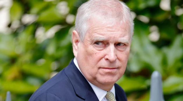 ЗМІ розкрили, що вигукував принц Ендрю під час виселення з Royal Lodge ЗМІ розкрили, що вигукував принц Ендрю під час виселення з Royal Lodge