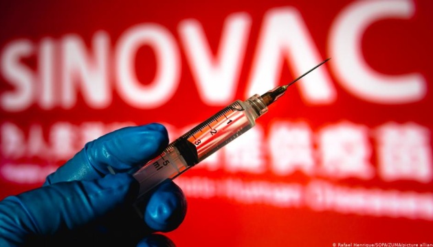 Китай первым в мире одобрил COVID-вакцину для детей от трех лет