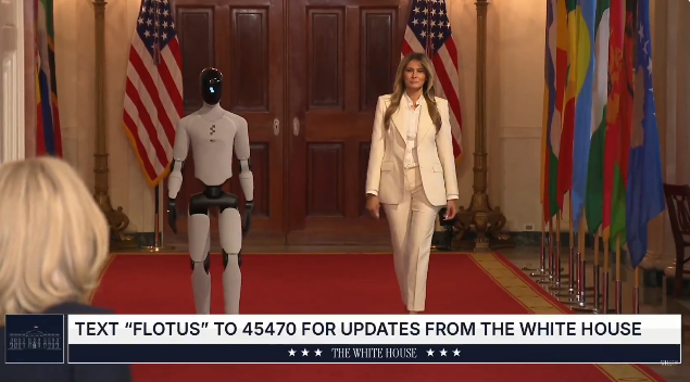 Меланія Трамп із роботом-гуманоїдом з’явилася на саміті у Білому домі. ВІДЕО