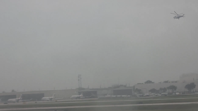 У США біля літака Трампа помітили невідомий дрон