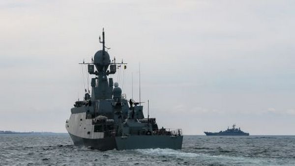 Російські військові обстріляли британський есмінець у Чорному морі