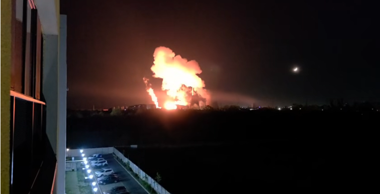 На ТЕЦ у Бухаресті стався вибух і почалась масштабна пожежа