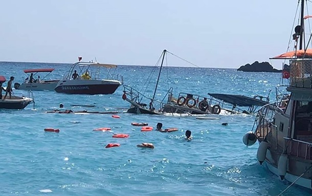 На турецком курорте затонул катер с туристами. Умер двухлетний ребенок