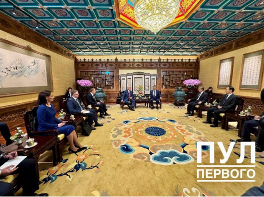 Лукашенко неочікувано прилетів до Сі Цзіньпіна
