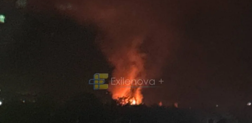 У Краснодарському краї після атаки дронів спалахнула пожежа в районі Афіпського НПЗ У Краснодарському краї після атаки дронів спалахнула пожежа в районі Афіпського НПЗ