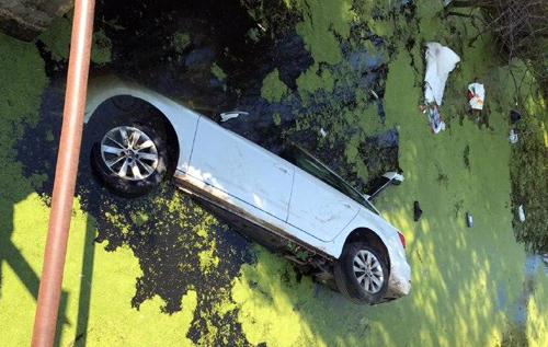 Автомобіль злетів у річку на Черкащині, водій із пасажиром загинули