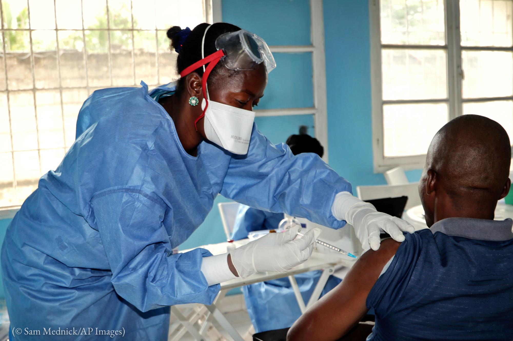 В Кот-д’Ивуаре начали вакцинацию от лихорадки Эбола