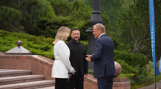 Туск і Зеленський проведуть переговори віч-на-віч на полях саміту у Карпатах