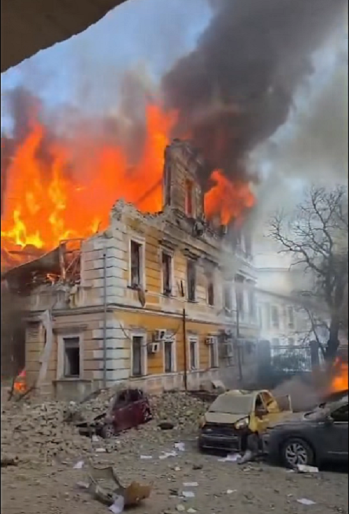 "РФ повинна відповідати за все це і відчувати реальні наслідки", - Зеленський відреагував на удари по НАН України в Києві та бізнес-центру в Дніпрі