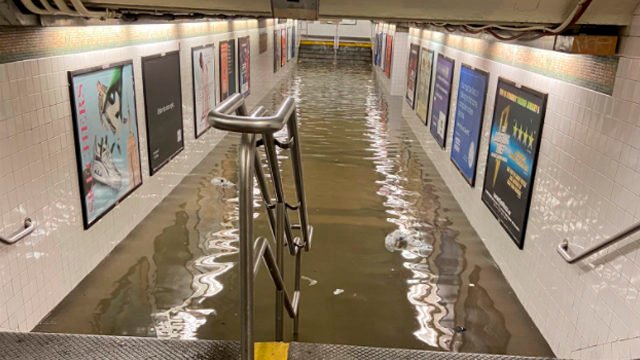 В Нью-Йорке масштабное наводнение, есть жертвы