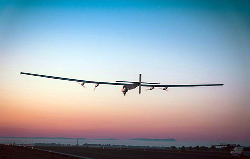 Может висеть в воздухе три месяца: США и Испания создали "вечный самолет" на солнечных батареях