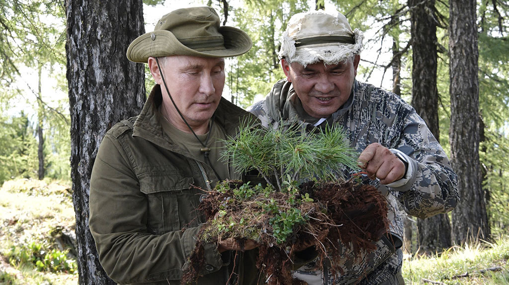 Путин и Шойгу ездят в Сибирь не просто отдыхать, они там совершают обряды, – журналист