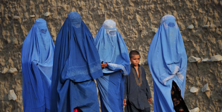 Талибы запретили женщинам работать: мэрия только для мужчин