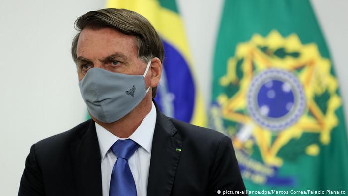 Обедал на улице: в Нью-Йорке президента Бразилии не пустили в ресторан