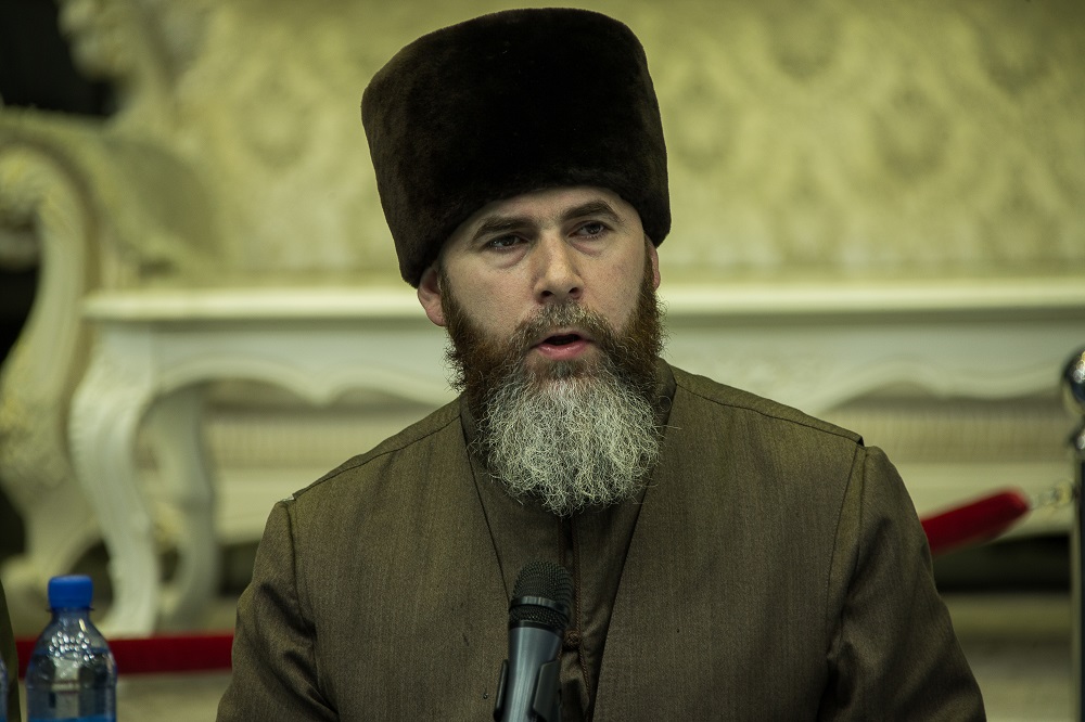 "Закликаєш людей у рай, але сам туди не хочеш": муфтій Чечні розкритикував Кадирова за відправку "добровольців" на війну проти України
