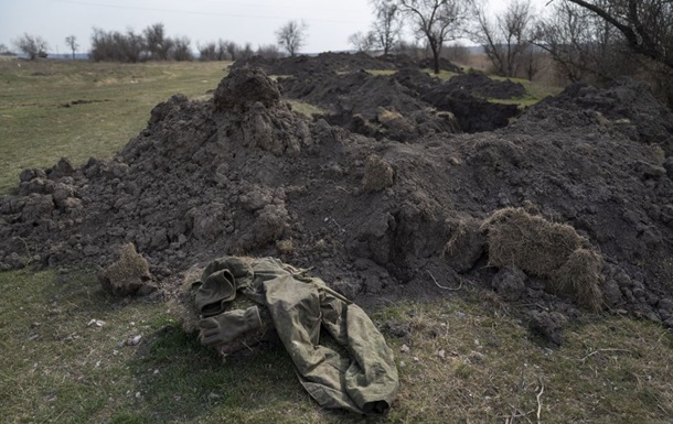 Росіяни почали рити окопи в Бєлгородській області на кордоні з Україною