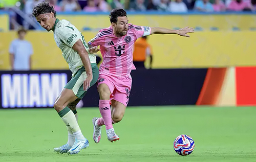 Мессі перевершив Пеле, забивши ефектний гол зі штрафного. ВІДЕО