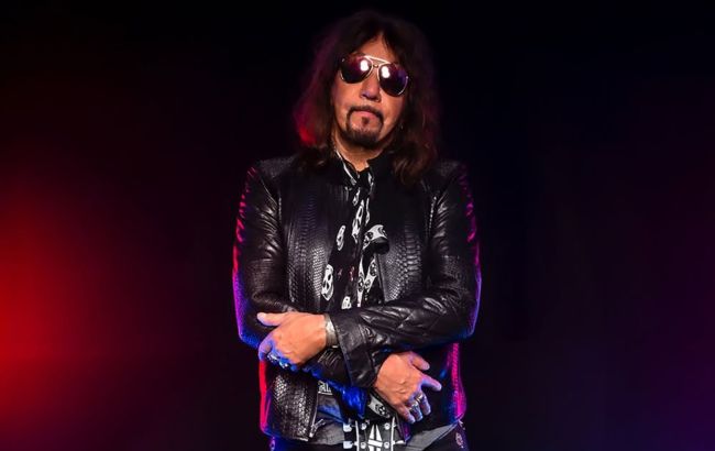 Помер 74-річний гітарист і співзасновник легендарного гурту Kiss Ейс Фрейлі