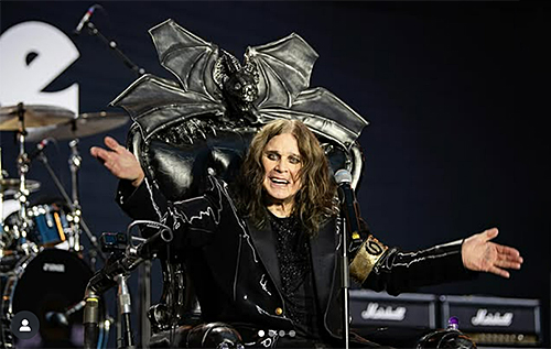 Сидячи на троні та з повним складом Black Sabbath: Оззі Осборн попрощався зі сценою
