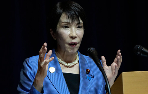 Китайський дипломат пригрозив відрізати голову премʼєрці Японії