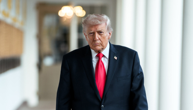 Трамп позначив на мапі Ормузьку протоку як територію США