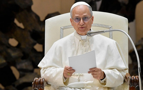 Попросив, щоб "затих гул зброї": Папа Римський згадав Україну у своєму першому різдвяному зверненні