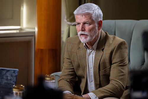 Президент Чехії: Наївно думати, що ми близькі до мирної угоди щодо України