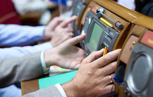 ВР ухвалила закон про посилення соцзахисту військових та їхніх сімей: що він передбачає