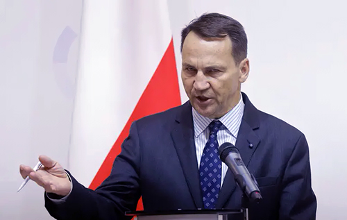 Глава МЗС Польщі Сікорський: "Треба показати Путіну, що нас не вийде залякати" Глава МЗС Польщі Сікорський: "Треба показати Путіну, що нас не вийде залякати"