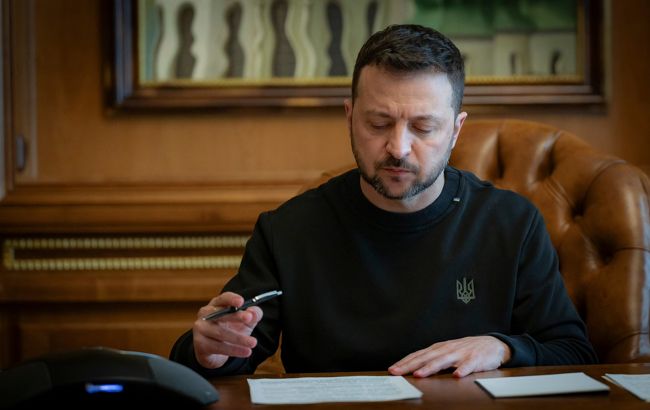Зеленський підписав продовження мобілізації і воєнного стану ще на 90 днів