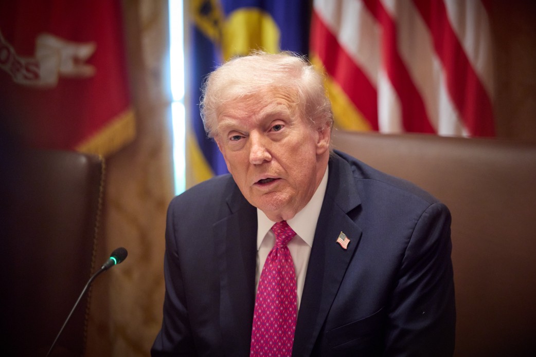 "Для них це дуже небезпечно": Трамп застеріг Велику Британію і Канаду від співпраці з Китаєм