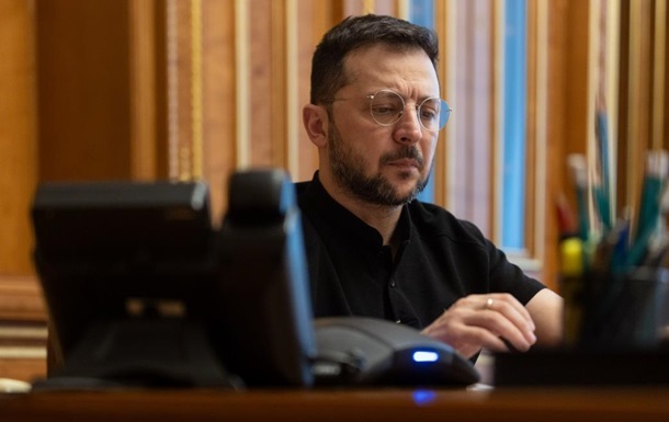 Зеленський вніс до ВРУ законопроєкти про продовження мобілізації та воєнного стану