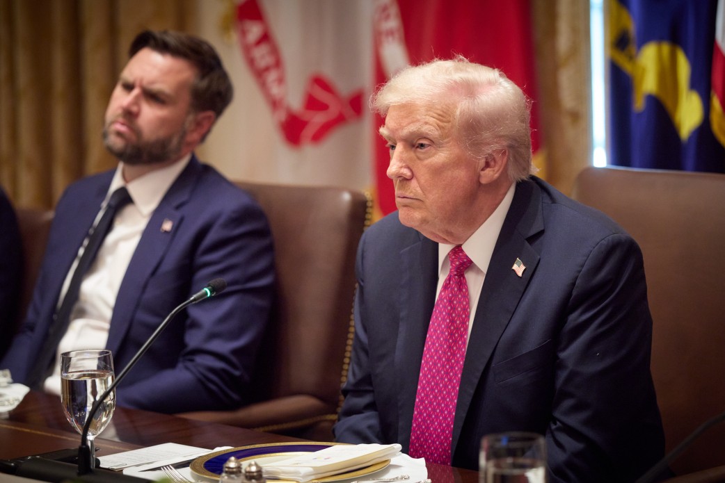 Венс: Трамп зробив для виживання України більше, ніж усі президенти Венс: Трамп зробив для виживання України більше, ніж усі президенти