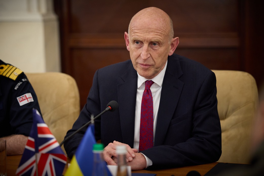 РФ заглушила GPS літака, на борту якого перебував міністр оборони Британії