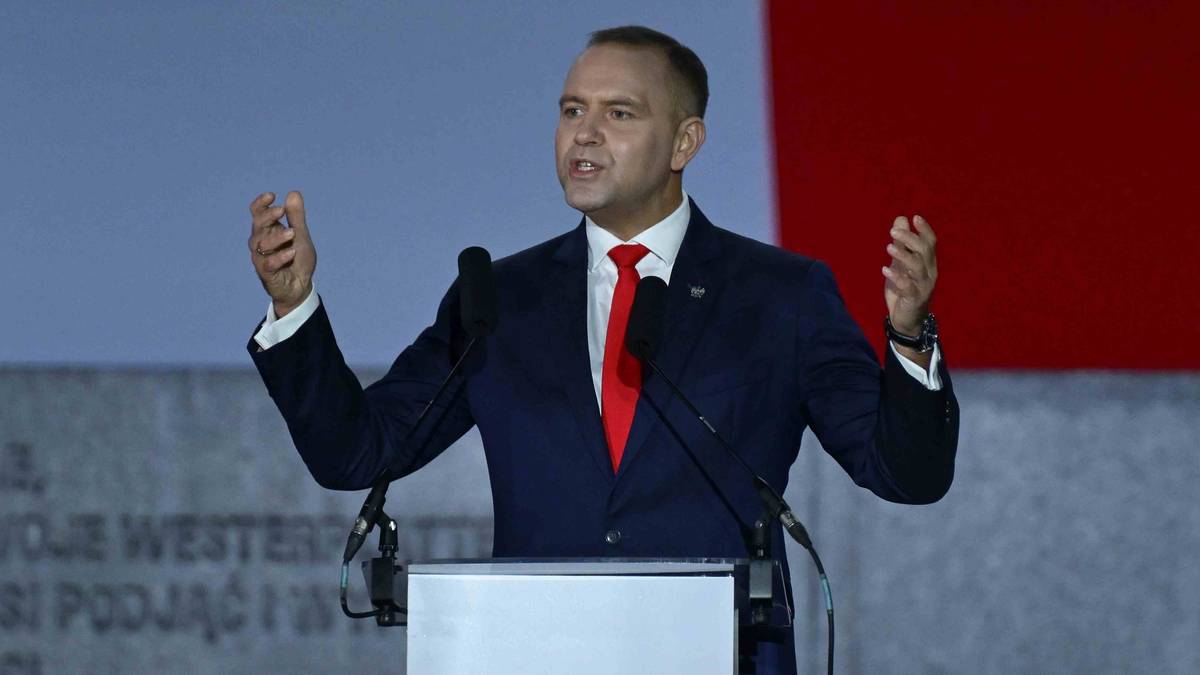 Навроцький накинувся з критикою на Німеччину і повторив вимогу щодо виплати репарацій Навроцький накинувся з критикою на Німеччину і повторив вимогу щодо виплати репарацій