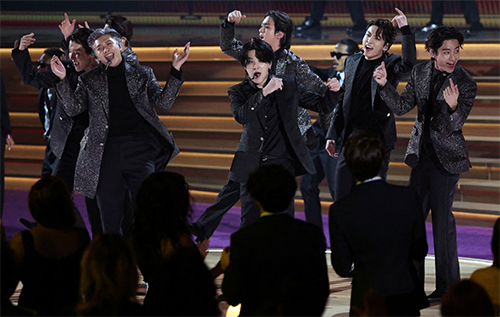 Президентка Мексики просить у президента Південної Кореї більше концертів гурту BTS