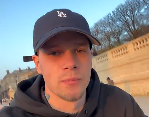 Мудрик з американською акторкою романтично провели час у Діснейленді. ВІДЕО