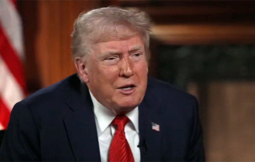 "Моє здоров’я ідеальне": Трамп розповів, звідки в нього синці на руках