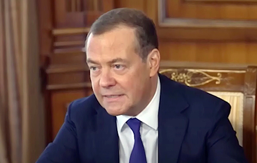 Мєдвєдєв назвав європейських лідерів "божевільними"