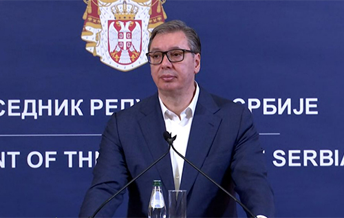 Президент Сербії обіцяє провести дострокові вибори до кінця року