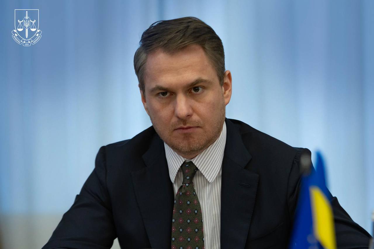 "За кожним прийду особисто": Кравченко заявив, що не подаватиме у відставку з посади генпрокурора "За кожним прийду особисто": Кравченко заявив, що не подаватиме у відставку з посади генпрокурора