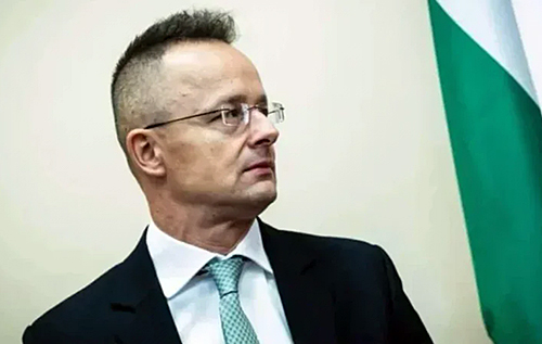 "Не був військовим і вже непридатний": Сійярто відповів, чи піде на "війну за Україну", якою лякав Орбан