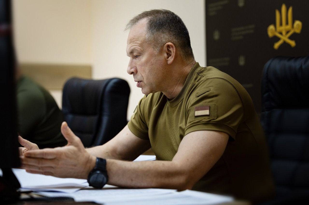 Сирський ліквідував ОСУВ "Дніпро", яким командував генерал-майор Драпатий, – УП